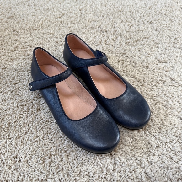 JACADI PARIS Navy Girls Smooth Leather Mary Janes 35 / US Jr 3.5 - Picture 1 of 5